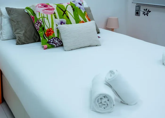 Apartament En Monumento Historico Nacional Corral Del Conde-duque De Olivares Sewilla