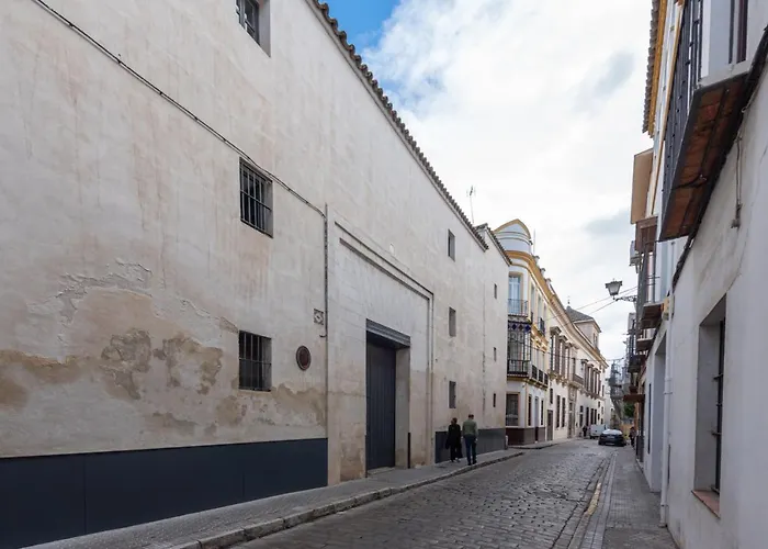 En Monumento Historico Nacional Corral Del Conde-duque De Olivares Apartament Sewilla