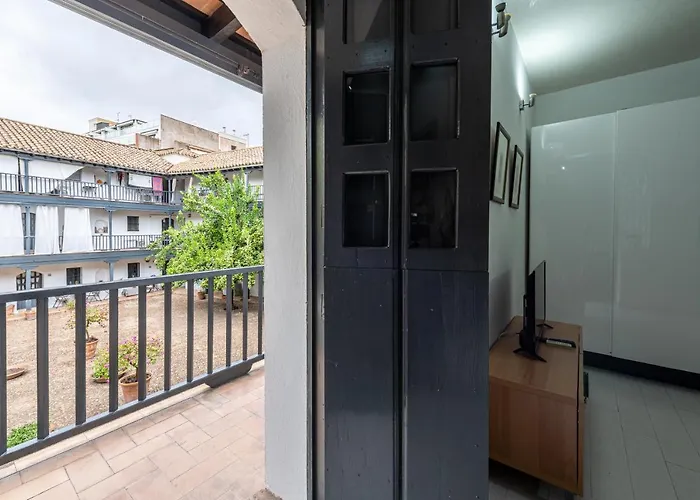 Apartament En Monumento Historico Nacional Corral Del Conde-duque De Olivares