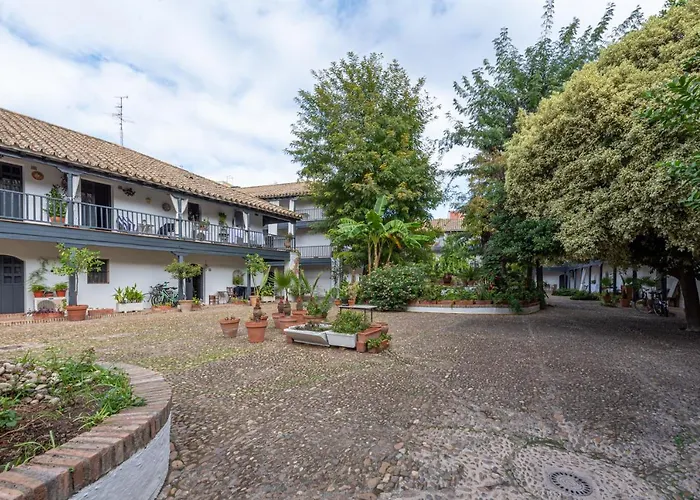 En Monumento Historico Nacional Corral Del Conde-duque De Olivares Apartament Sewilla