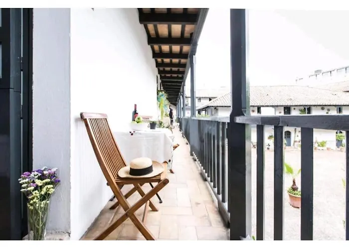 En Monumento Historico Nacional Corral Del Conde-duque De Olivares Apartament