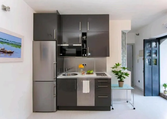 Apartament En Monumento Historico Nacional Corral Del Conde-duque De Olivares *