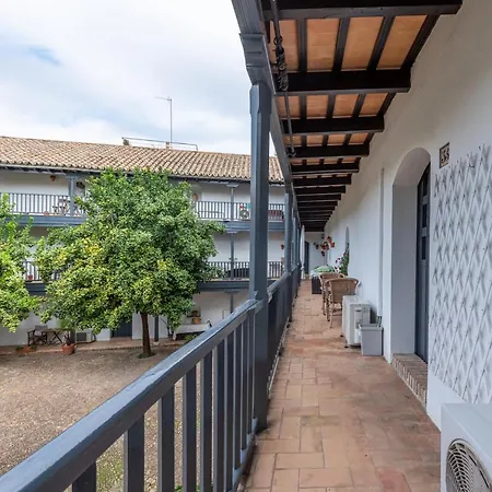 アパート En Monumento Historico Nacional Corral Del Conde-duque De Olivares セビリア