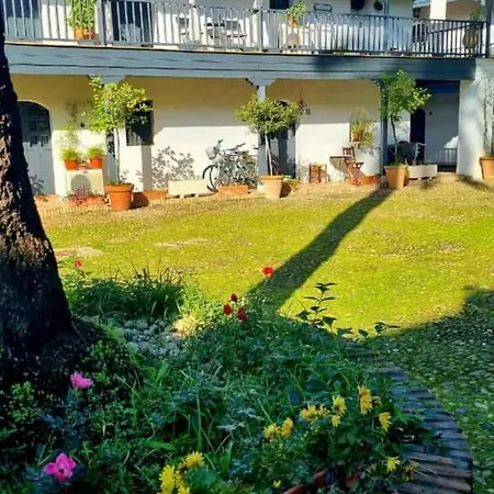 アパート En Monumento Historico Nacional Corral Del Conde-duque De Olivares